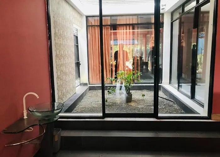 Araliya Hotel
