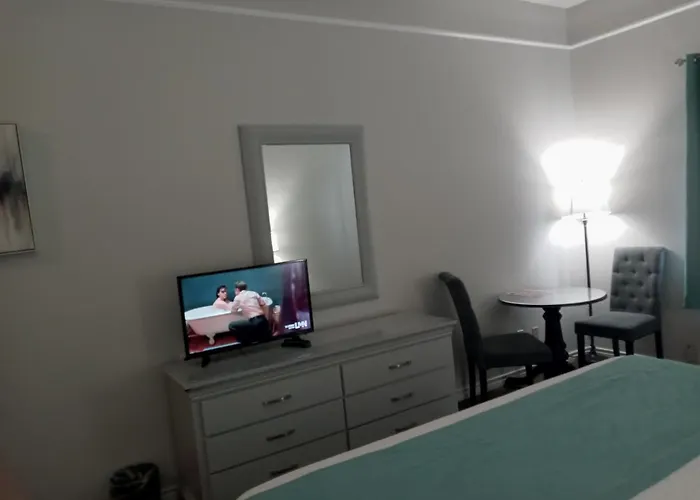 Deluxe Inn&Suites