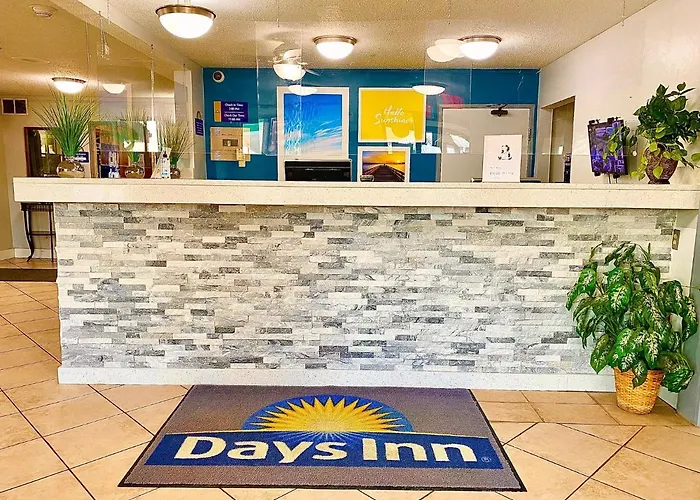 Days Inn By Wyndham Oglesby/ Starved Rock