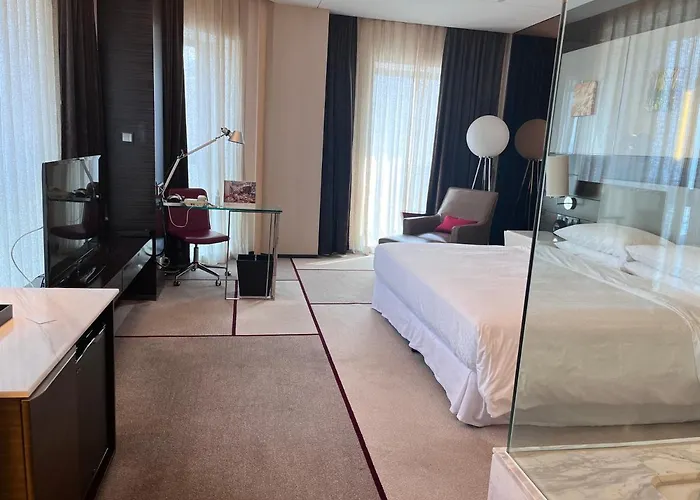 Wyndham Garden Yuhuan Downtown