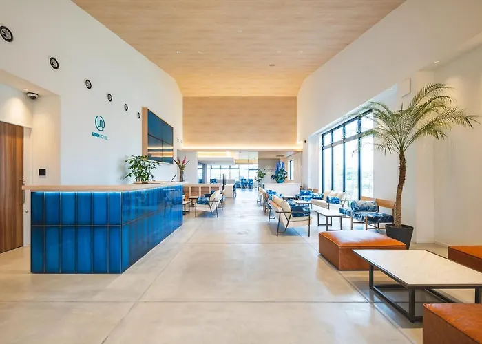 Uno Hotel