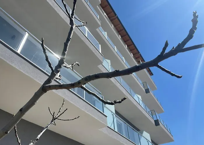 Angel Saranda Palace