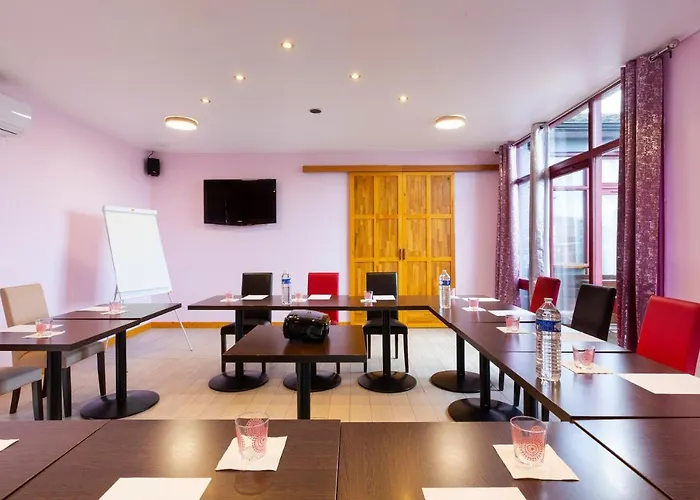 FH Confort Hotel Orléans Co'met
