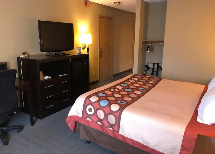 Super 8 By Wyndham Lagrande