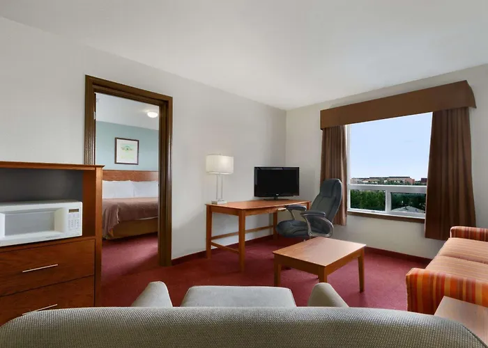 Super 8 By Wyndham Yellowknife