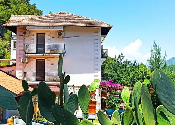 Swiss Eviniz Hotel (Adults Only)