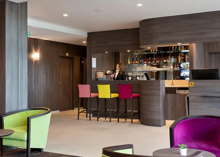 Hôtel Roi Soleil Prestige Plaisir