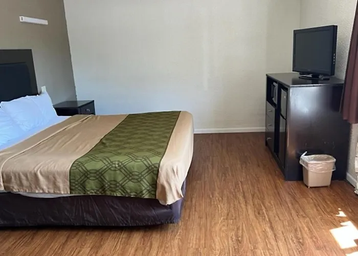Posh Inn & Suites