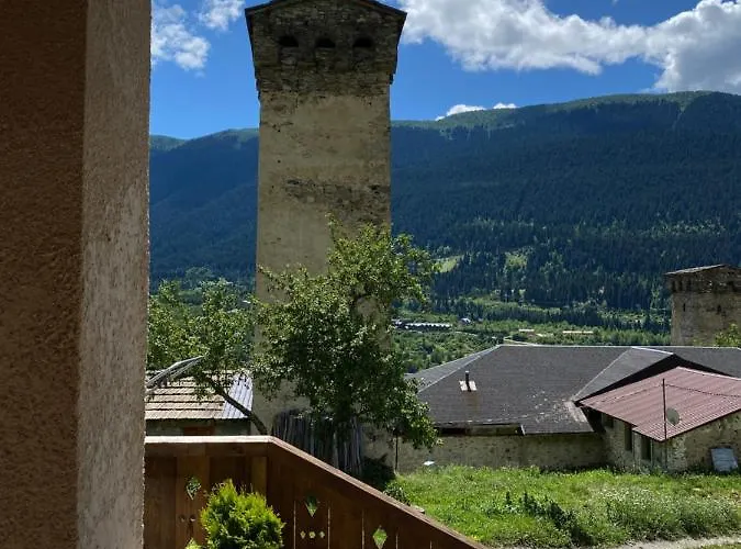 Lanchvali Inn