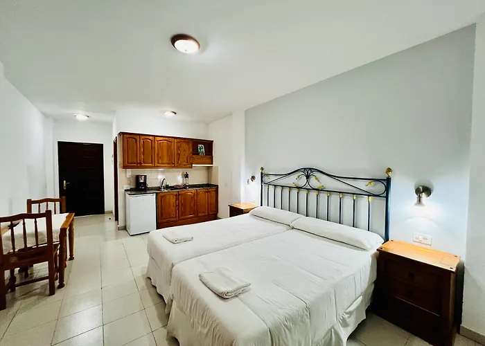 Apartamentos Frontera