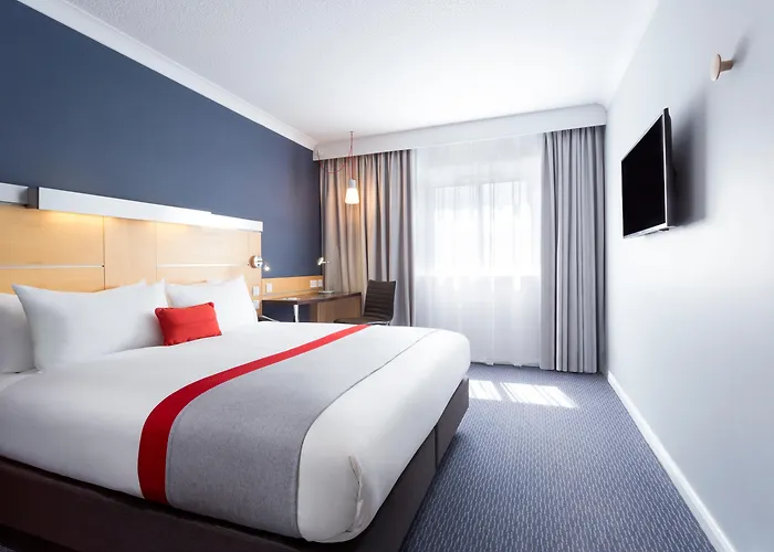 Holiday Inn Express Southampton - M27, J7 By Ihg