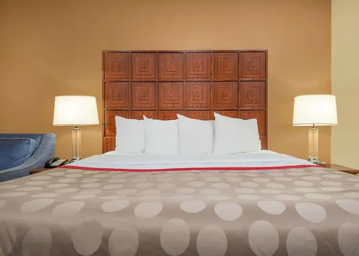Ramada By Wyndham Columbus North