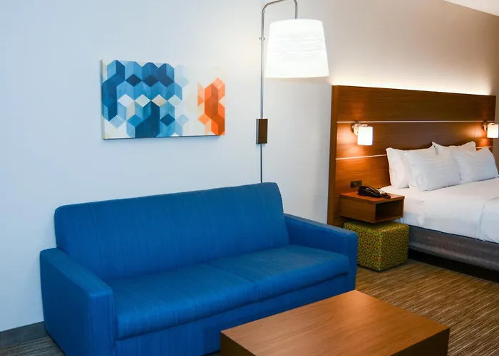 Holiday Inn Express Hotel & Suites New Boston By Ihg