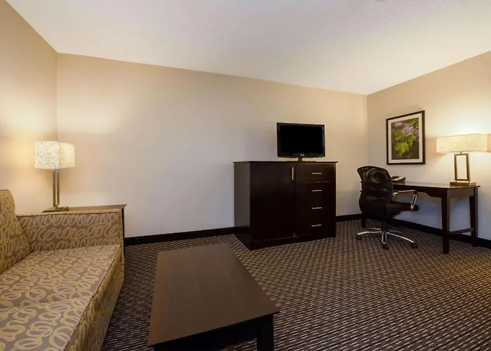 La Quinta By Wyndham Cleveland Macedonia
