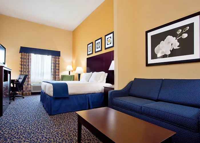 Holiday Inn Express & Suites Akron Regional Airport Area By Ihg