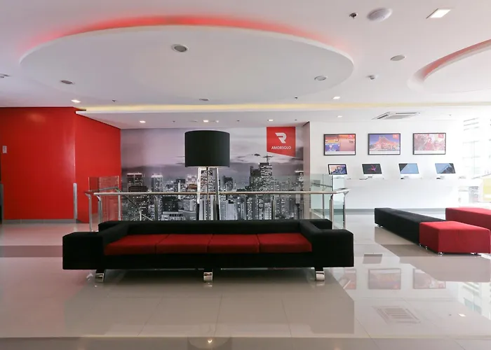 Red Planet Makati Amorsolo