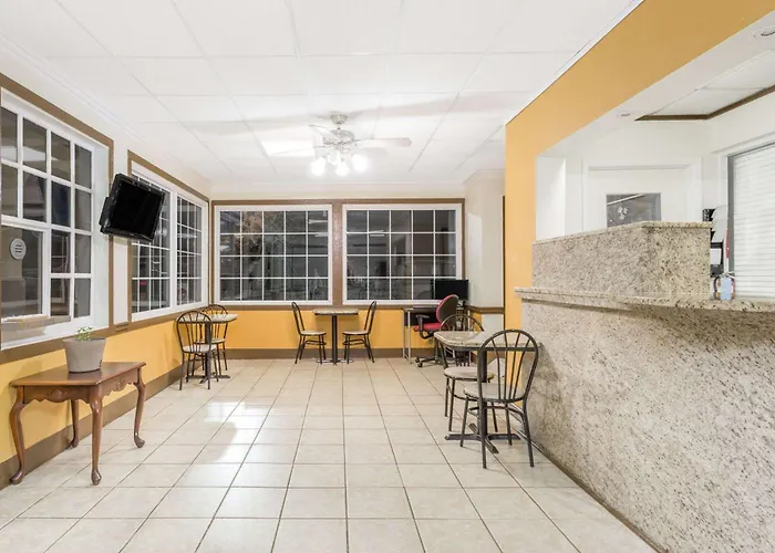 Super 8 By Wyndham Santee/I-95