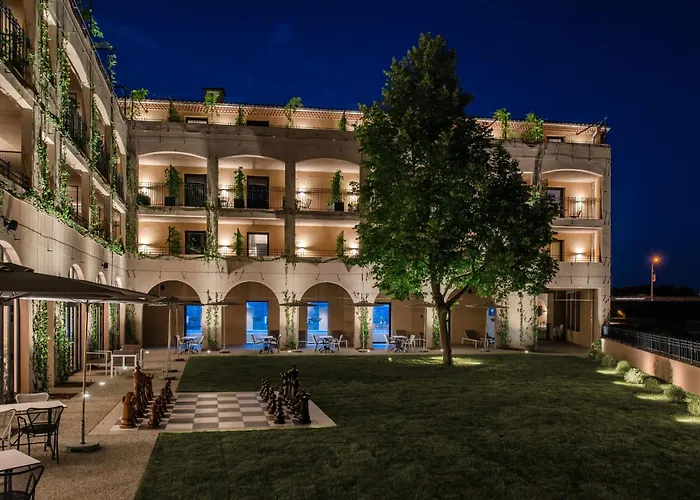 Hotel Du Roi & Spa By Sowell Collection