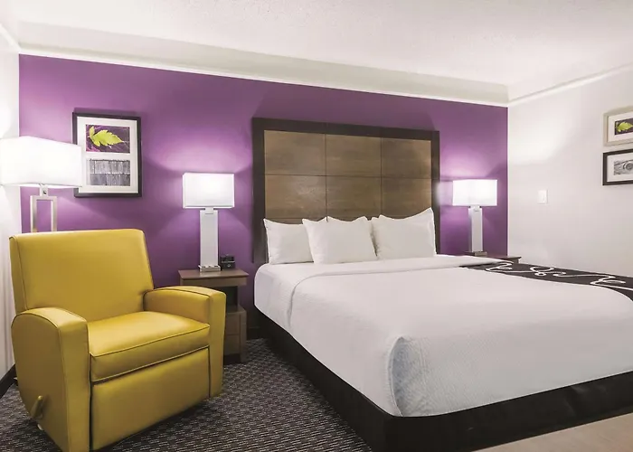 La Quinta By Wyndham Alexandria Airport