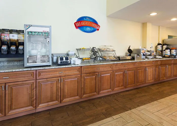 Baymont By Wyndham Beloit