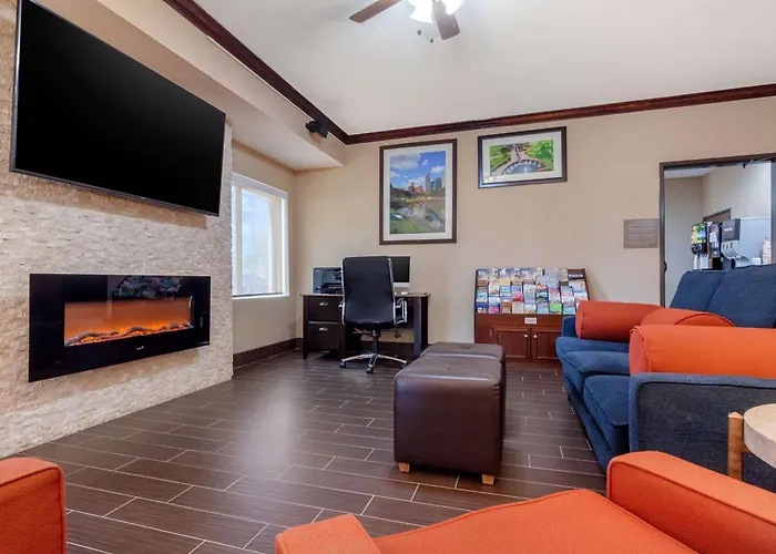 Comfort Suites Omaha East-Council Bluffs