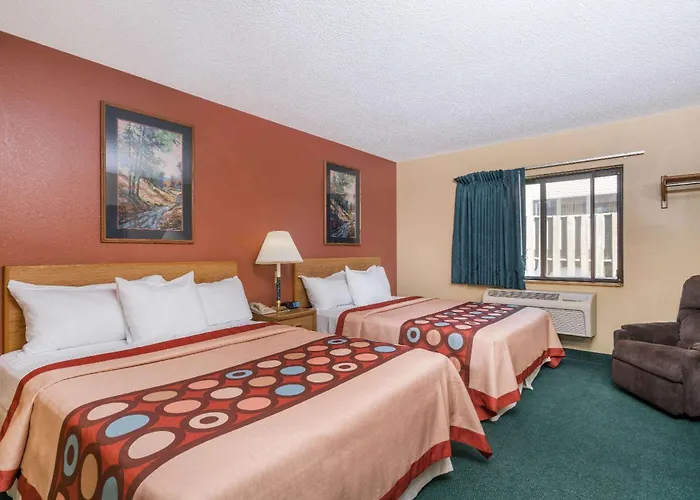Super 8 By Wyndham Baxter/Brainerd Area