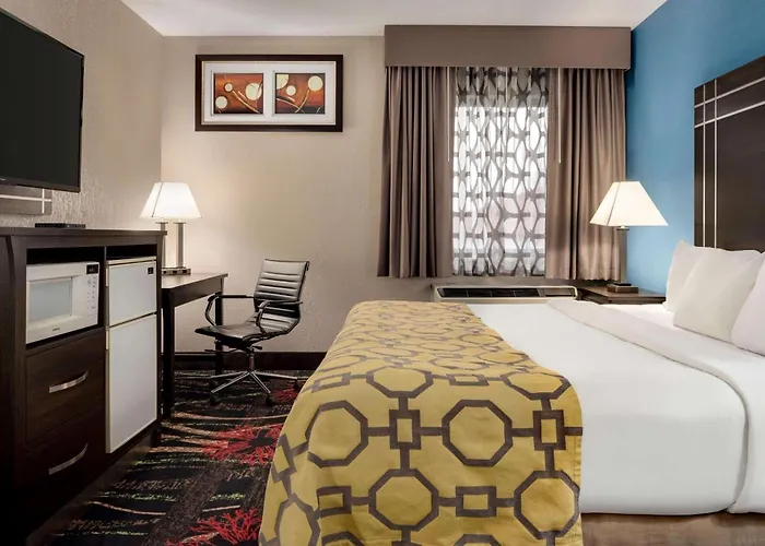 Baymont By Wyndham Muncie Near Ball State University