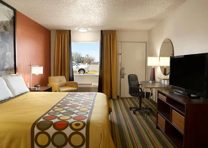 Super 8 By Wyndham Woodward