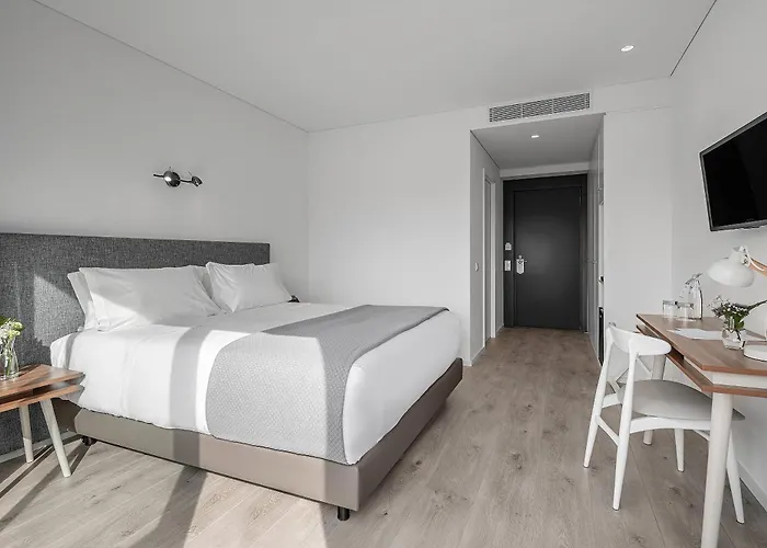 Caleway Hotel