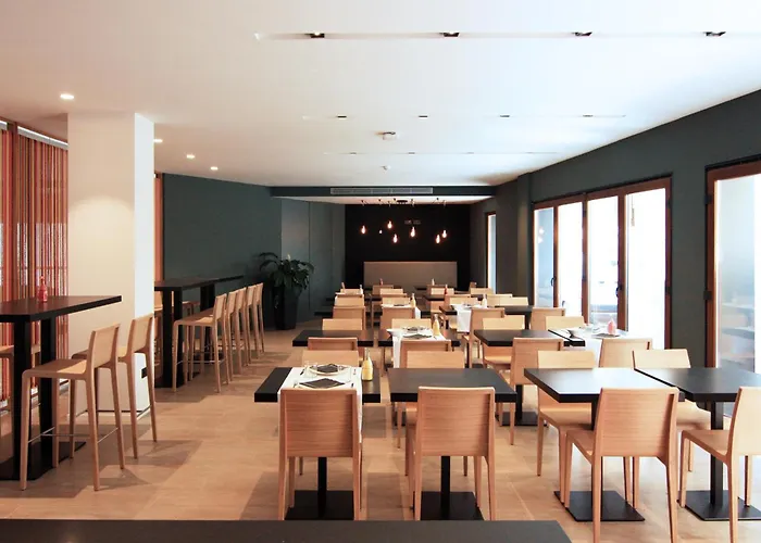 Hotel Raval de la Mar
