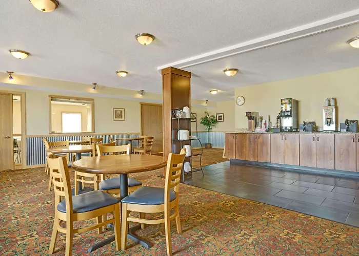 Super 8 By Wyndham Monticello