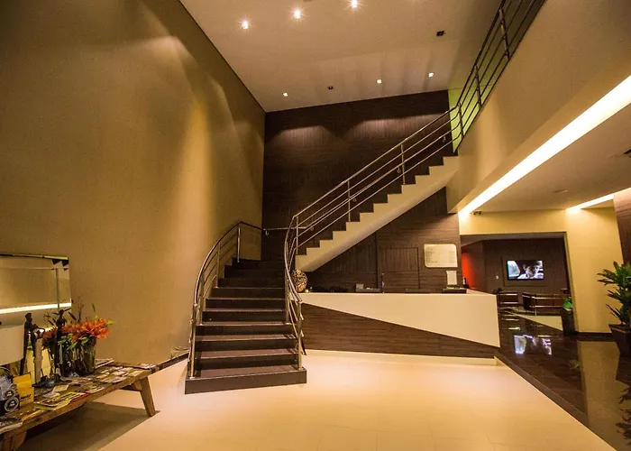 Golden Plaza Hotel By Easy Class