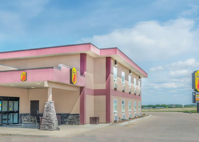 Super 8 By Wyndham Innisfail
