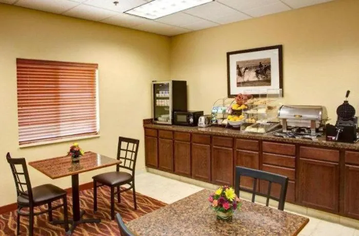 Rodeway Inn & Suites