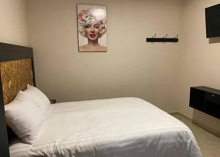 Hotel Central Piramides