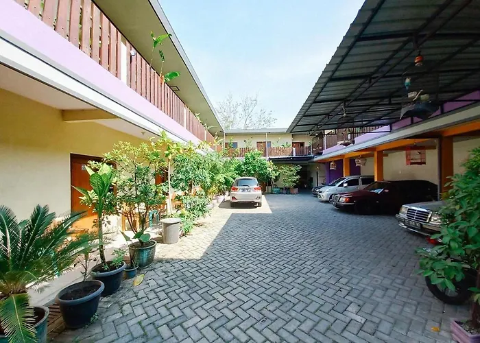 Hotel Gerung 2 Near Luwes Mall Nganjuk Mitra Reddoorz