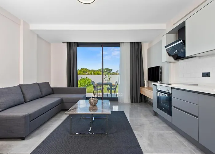 Kadagan Suites Ayasaranda