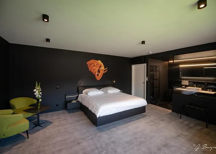 Boutique Hotel, La Cour De La Reine, Rooftop & Bistronomique Restaurant