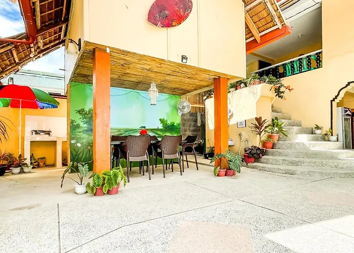 White Shamrock Beach Hotel