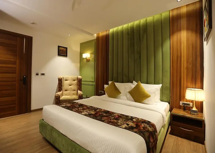 Royal Lalit Grand Hotel