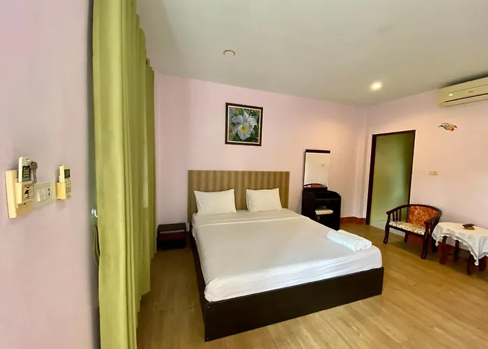 Pachumas Hotel