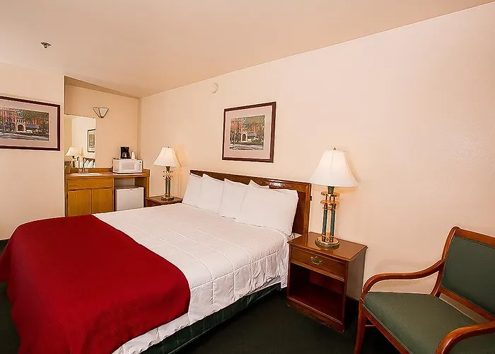 Village Inn & Suites Marysville