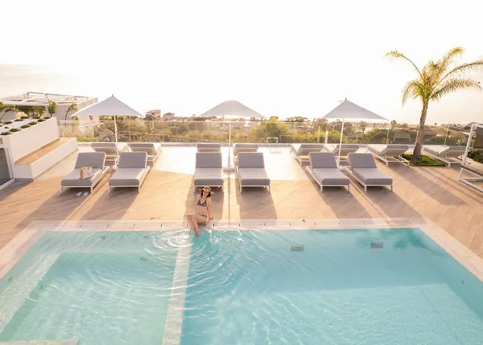 Midenza Suites&Residence Capo Vaticano