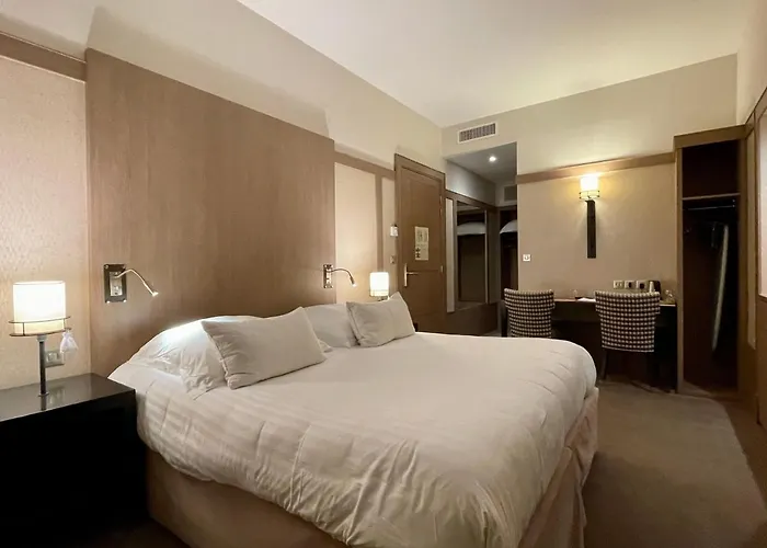 Hotel Au Logis Des Remparts