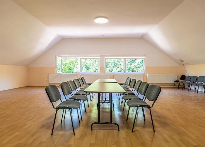 Herczeg Udvarhaz Poroszlo