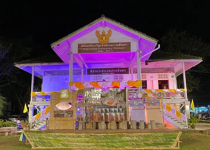 Malee Sirin Old Town