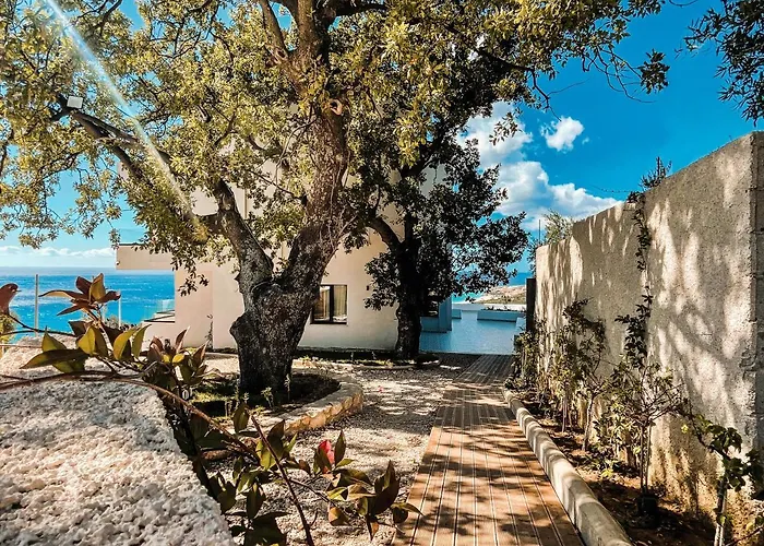 Gogo'S Boutique Hotel