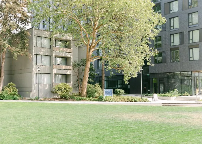 West Coast Suites At Ubc