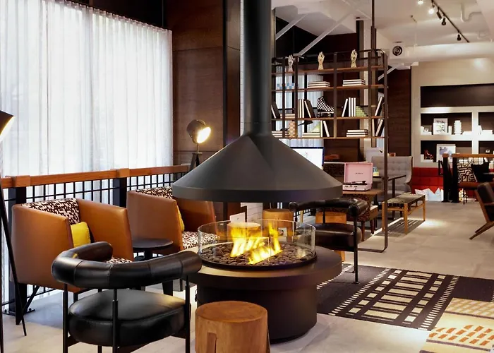 Moxy Richmond Downtown