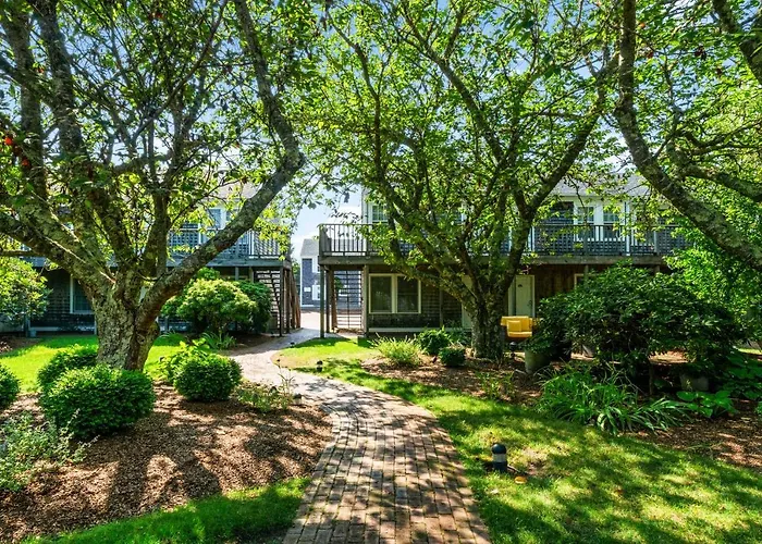 Nantucket Inn